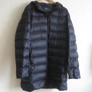Uniqlo Ultra Light Weight Down Packable Coat, Size Medium, Black